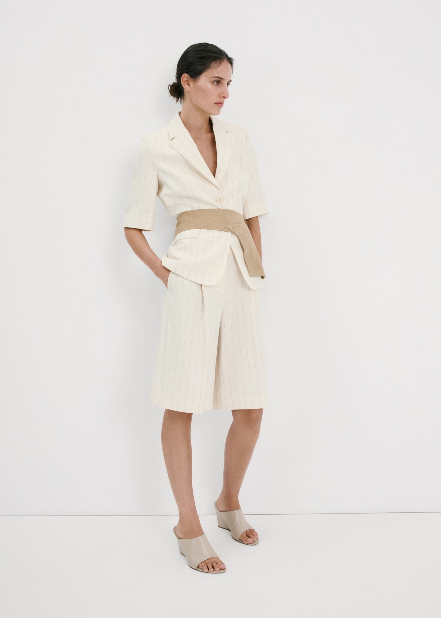 Linen suit jacket with belt