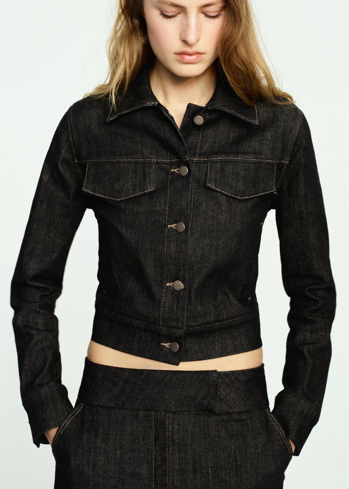 Fitted denim jacket with pockets
