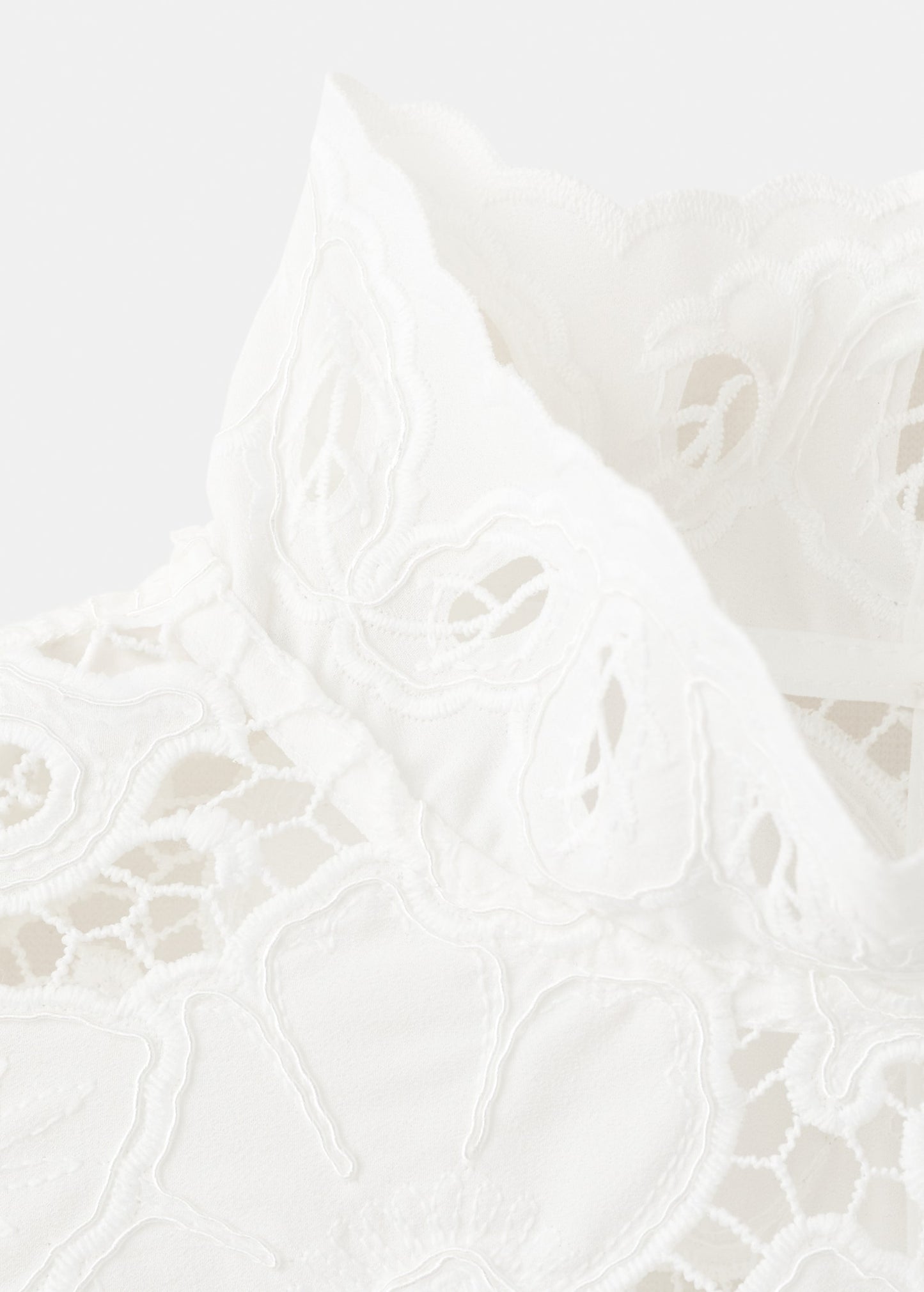 Floral embroidery blouse