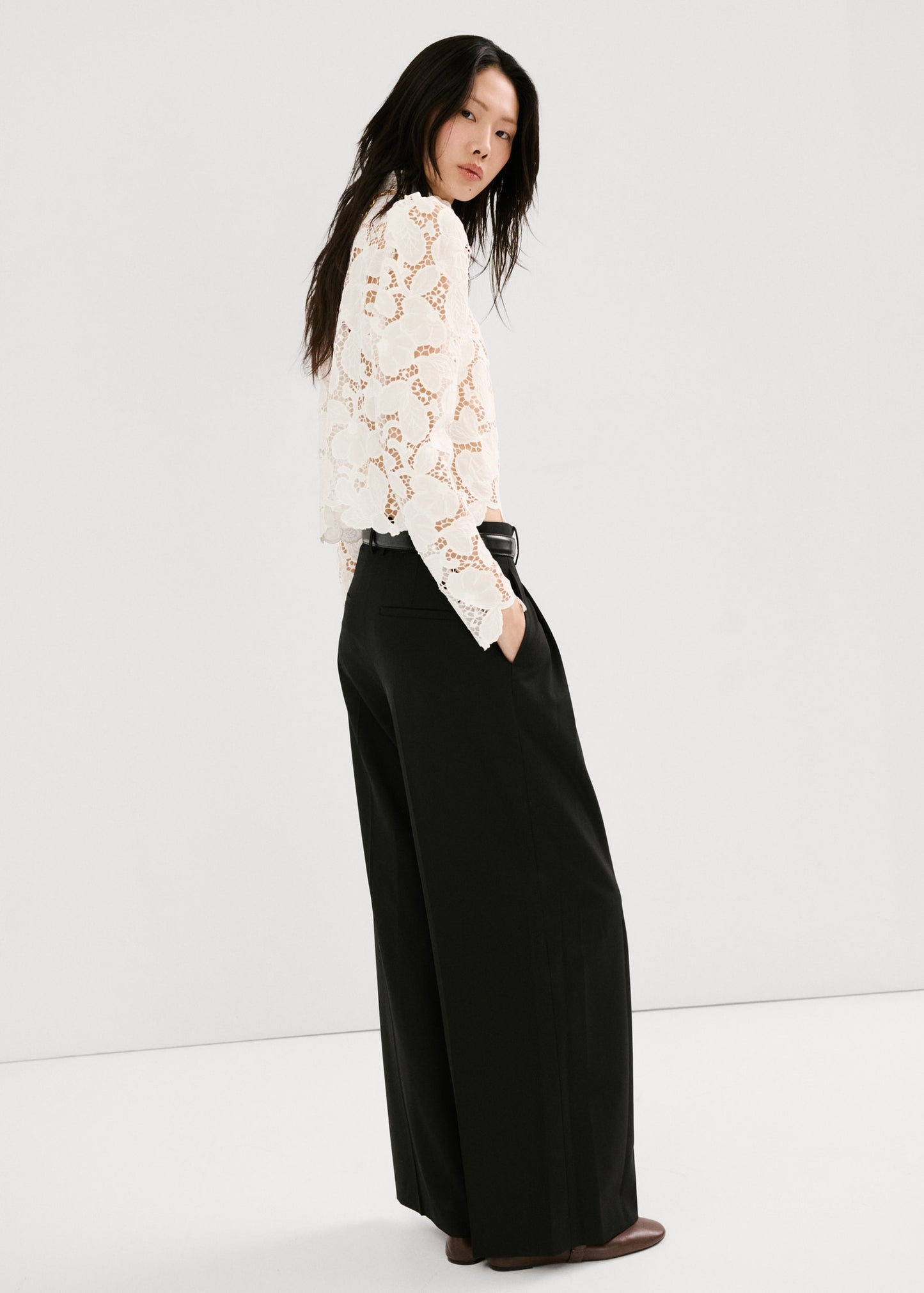 Floral embroidery blouse