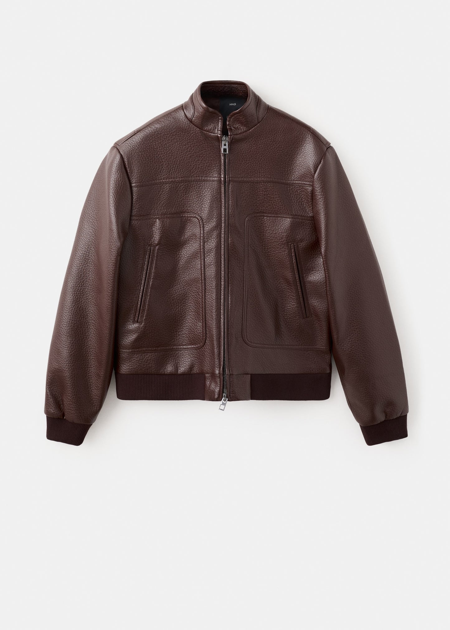 Collarless jacket with pockets