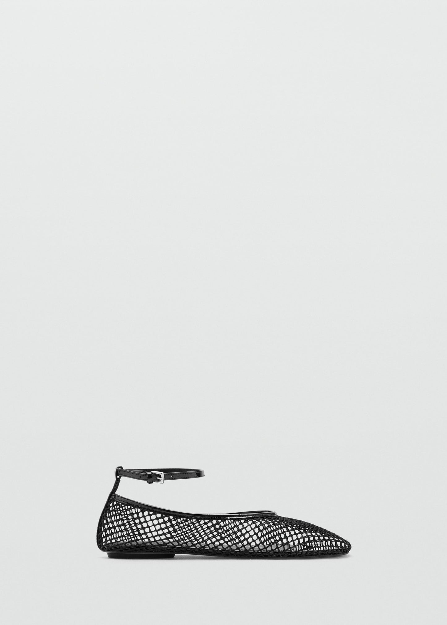 Ballet flats with mesh bracelet