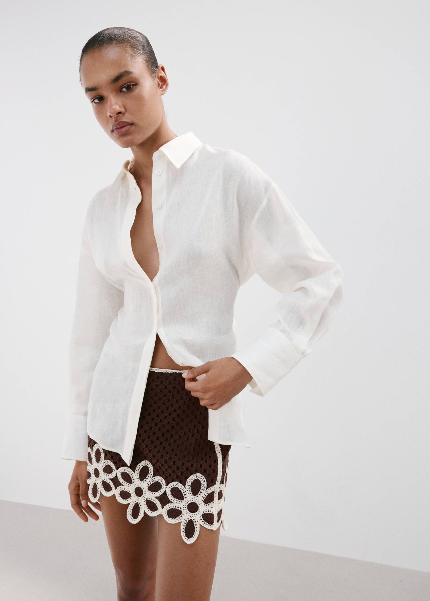 Crochet skirt with floral embroidery