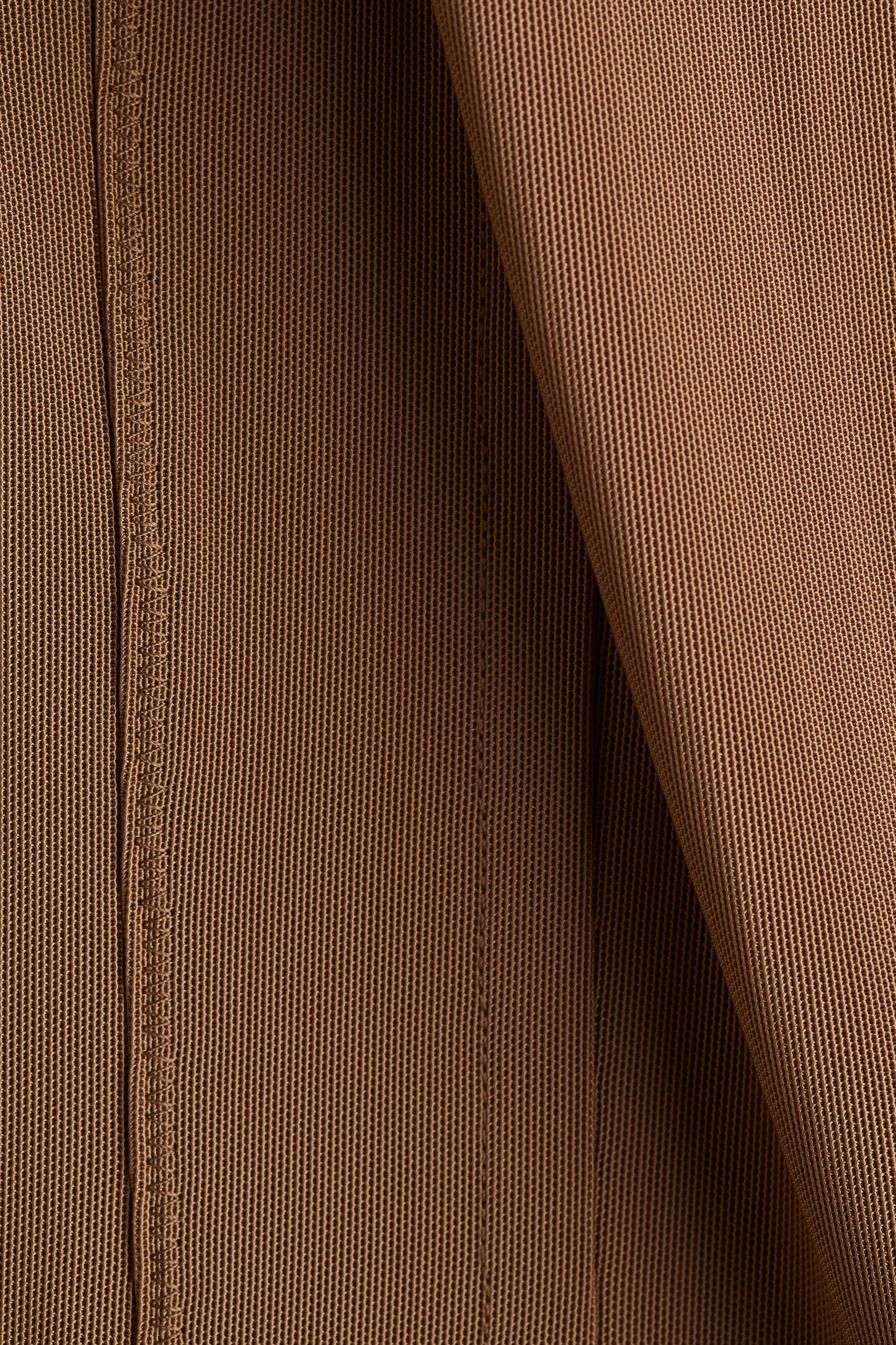Long-sleeved mesh body