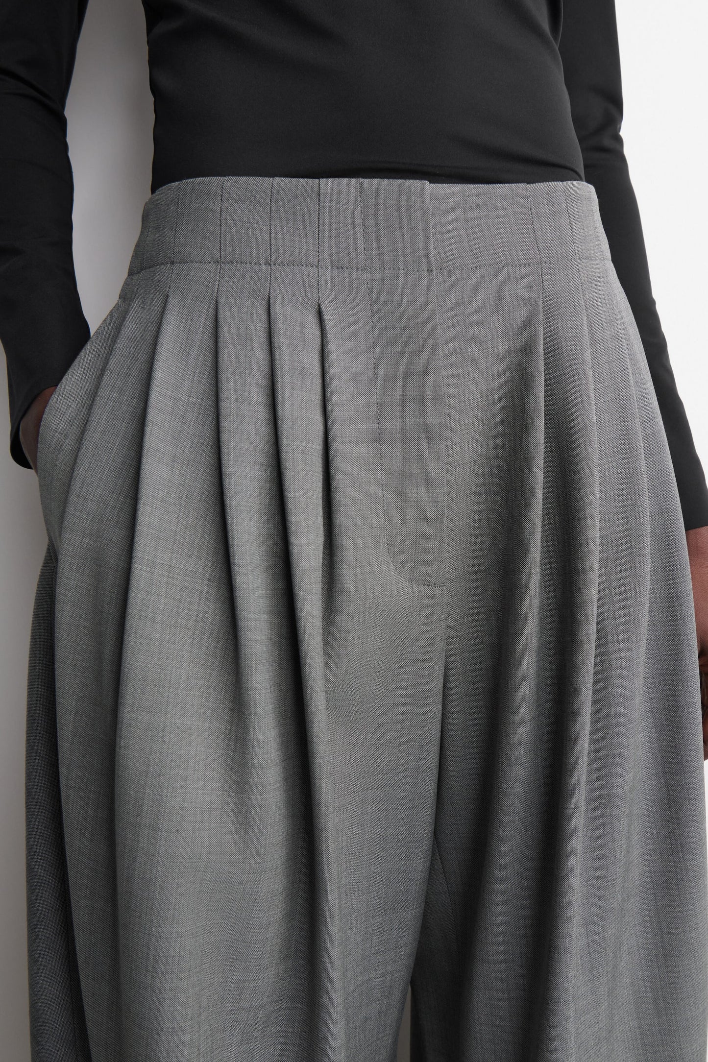 Pleated Wool-Blend Balloon-Leg Trousers
