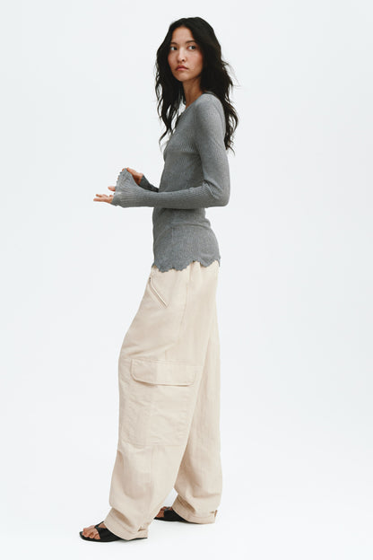 Oversized cargo trousers