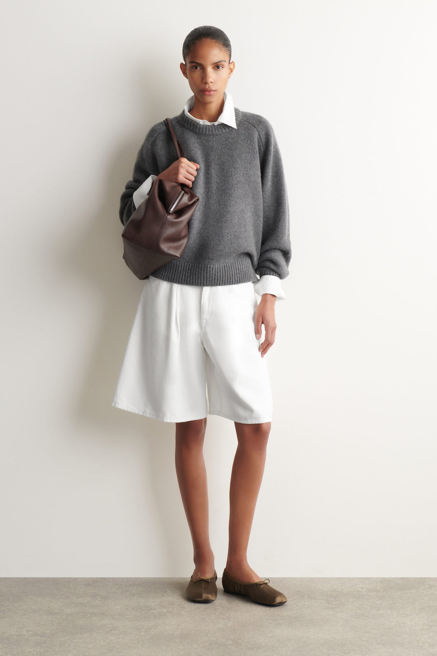 ROUNDED CASHMERE CREW-NECK JUMPER