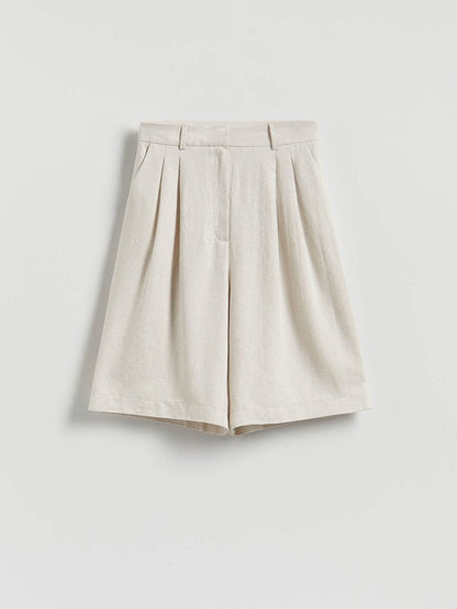 Bermuda shorts with pleats