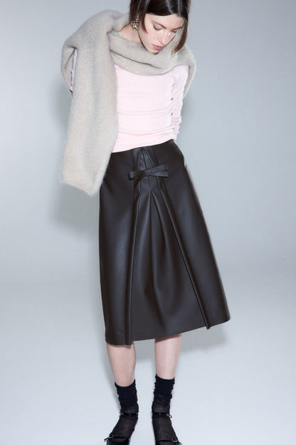 Bow-front skirt