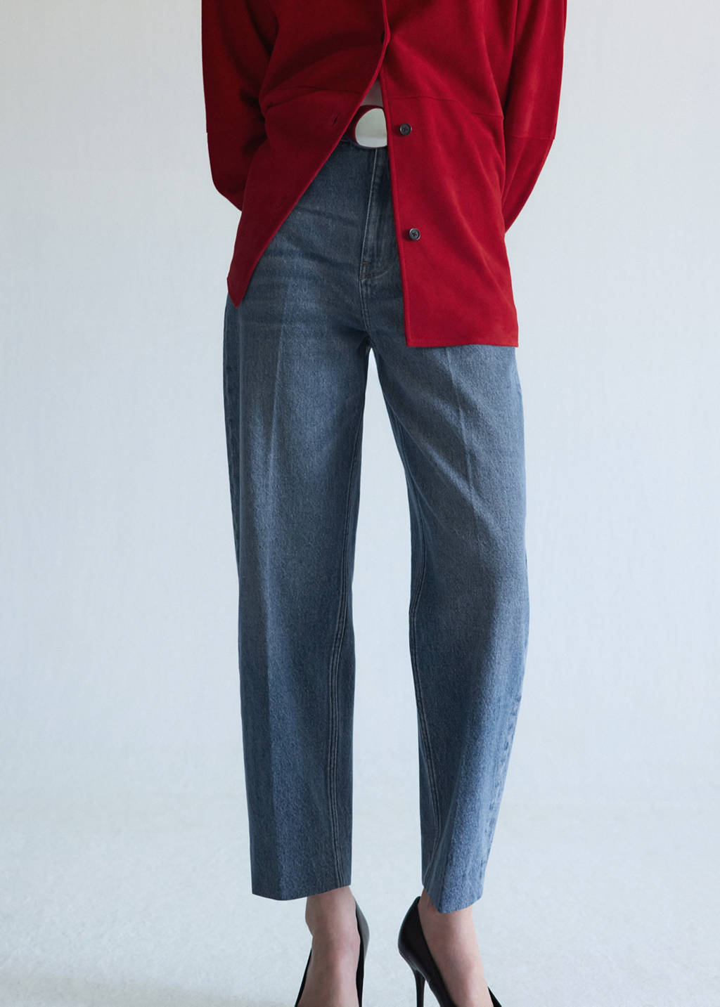 Ankle-length balloon jeans