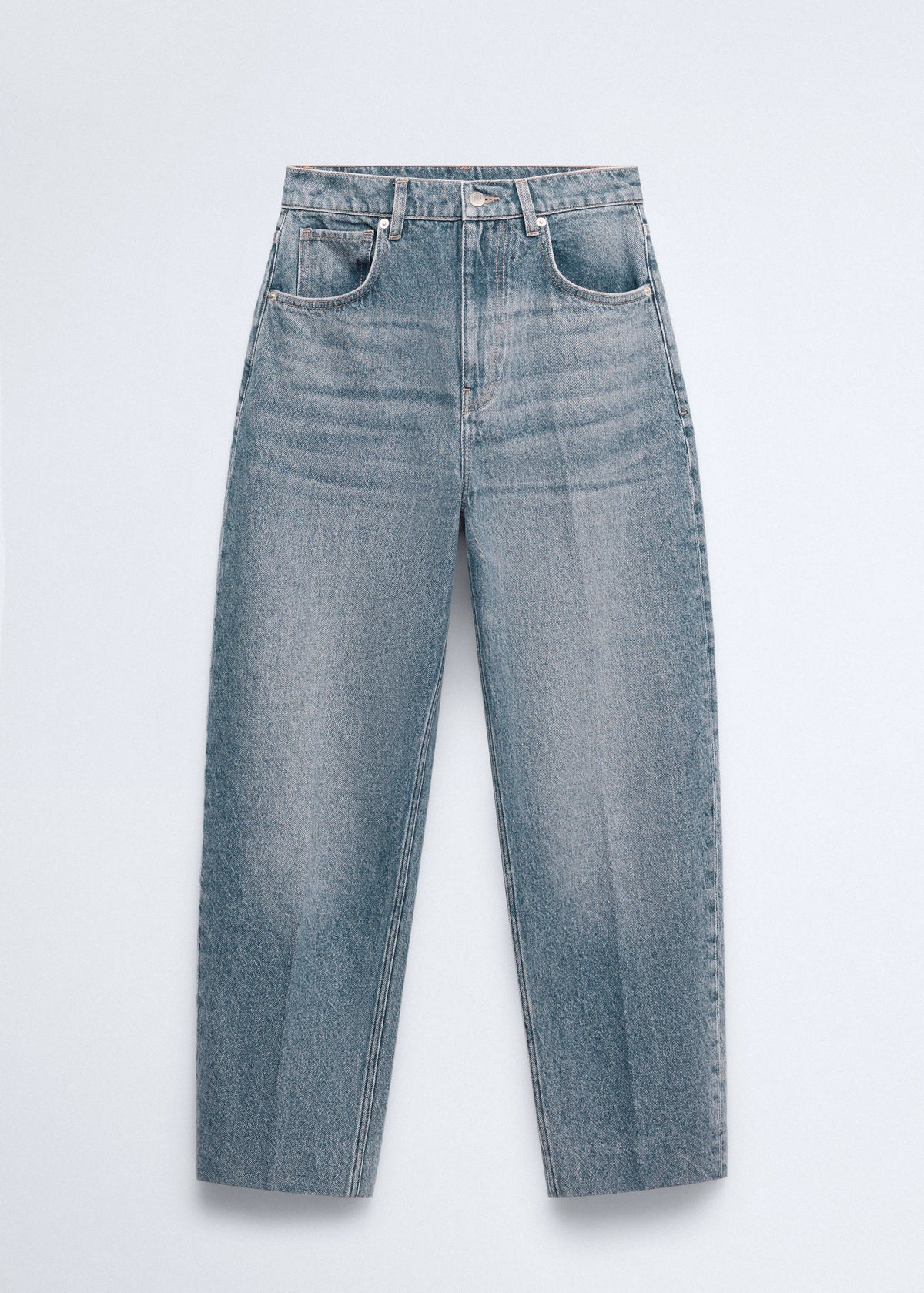 Ankle-length balloon jeans