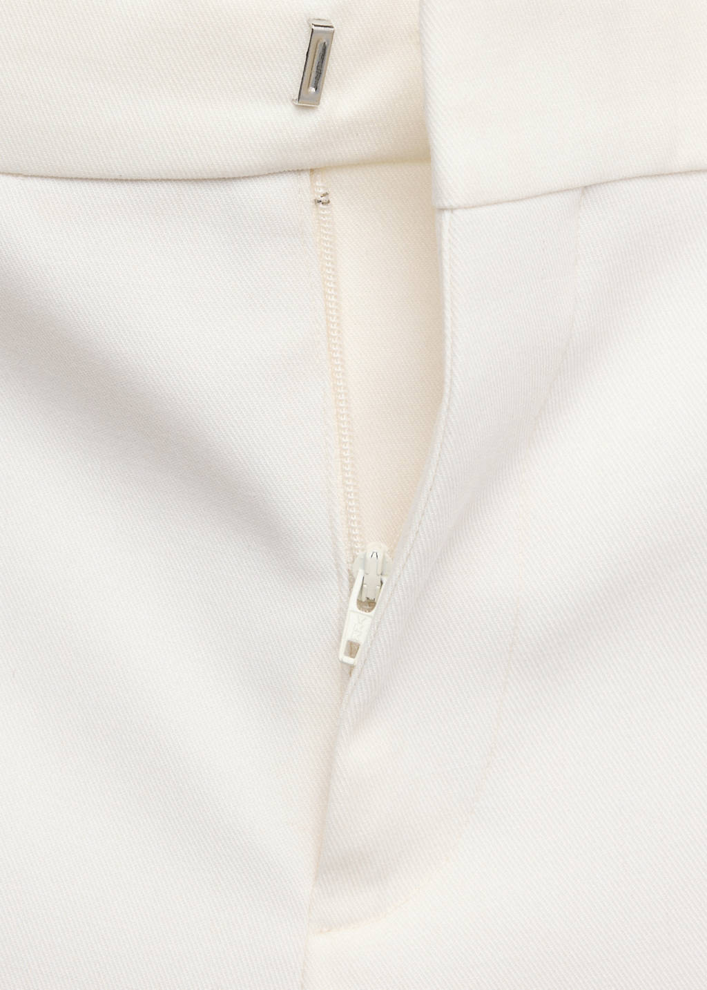 Low-rise cropped trousers