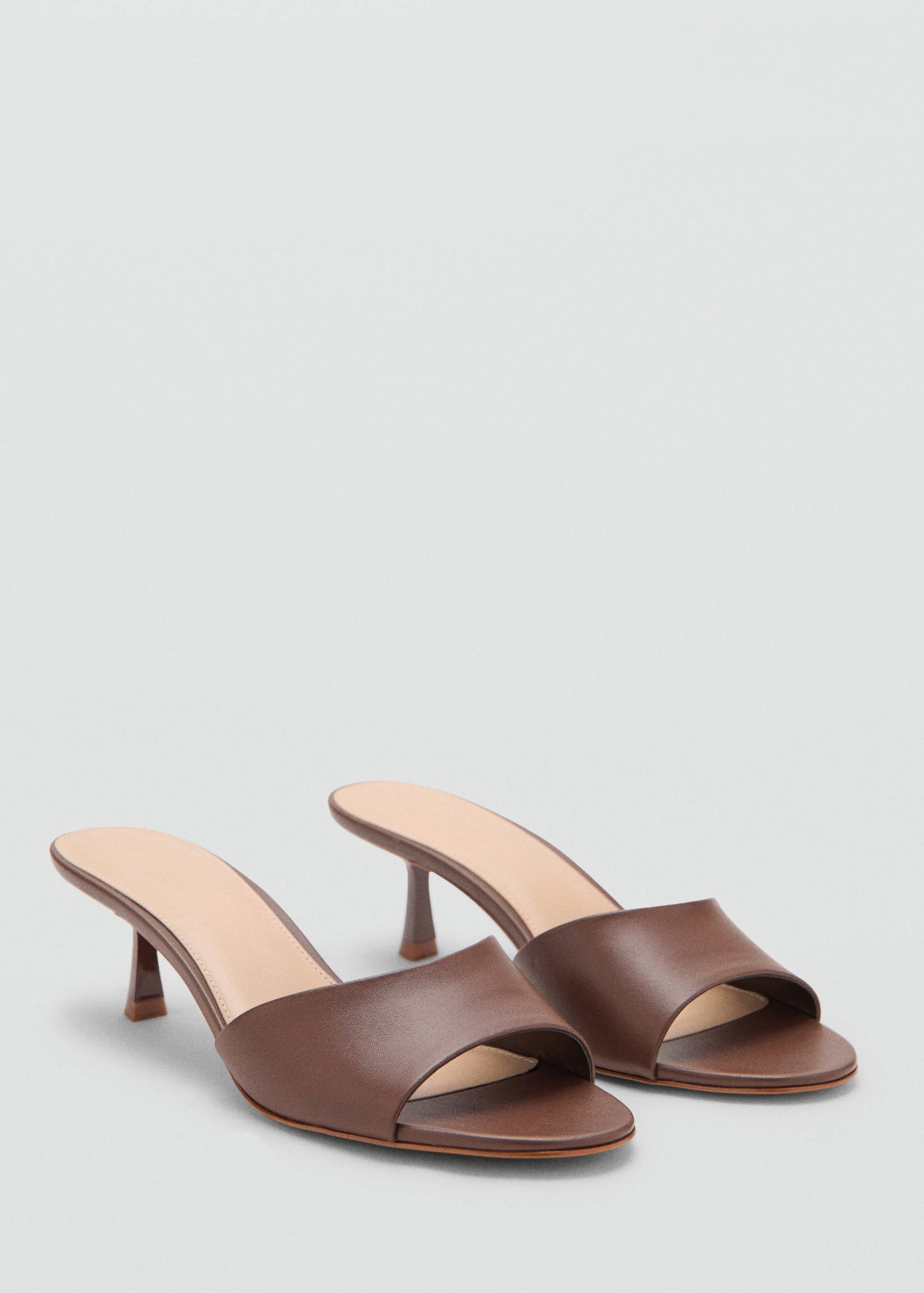 Heel non-structured sandals