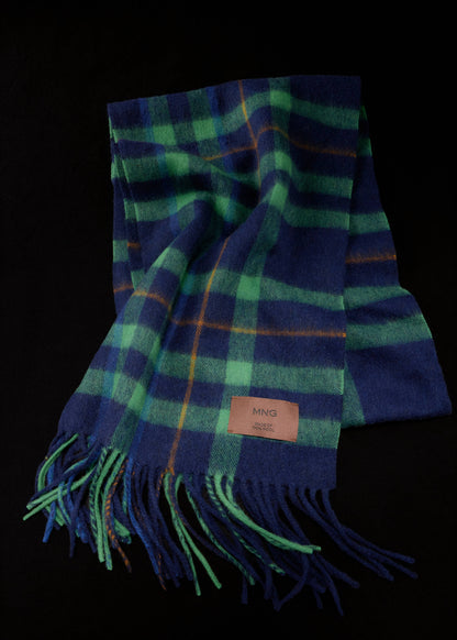 Fringed edge wool-blend scarf
