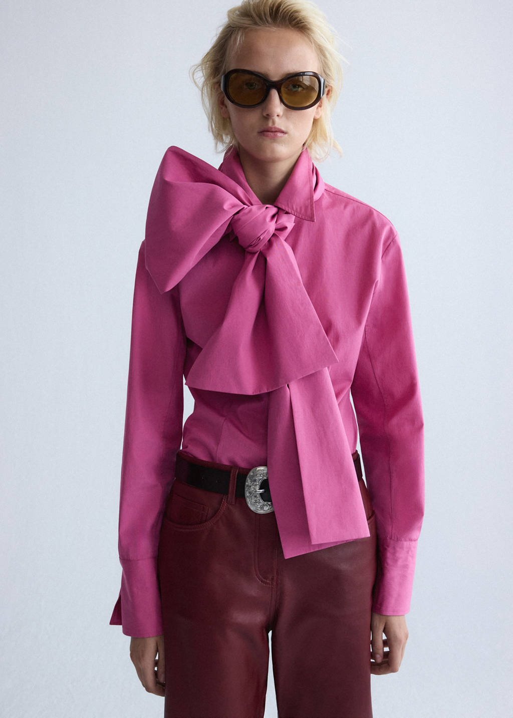 Fitted blouse with maxi bow