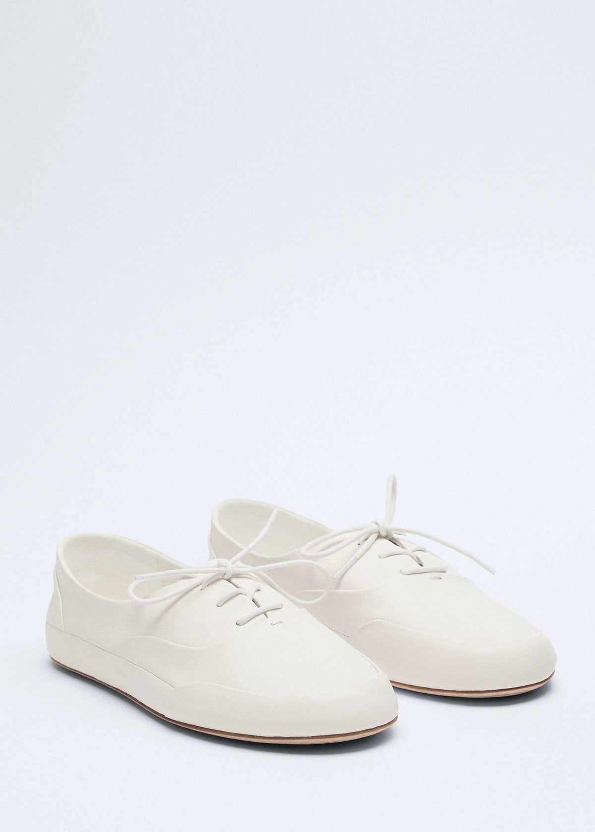 Lace-up leather sneakers