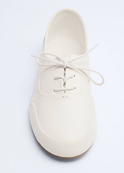 Lace-up leather sneakers
