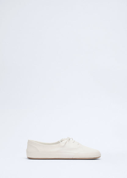Lace-up leather sneakers