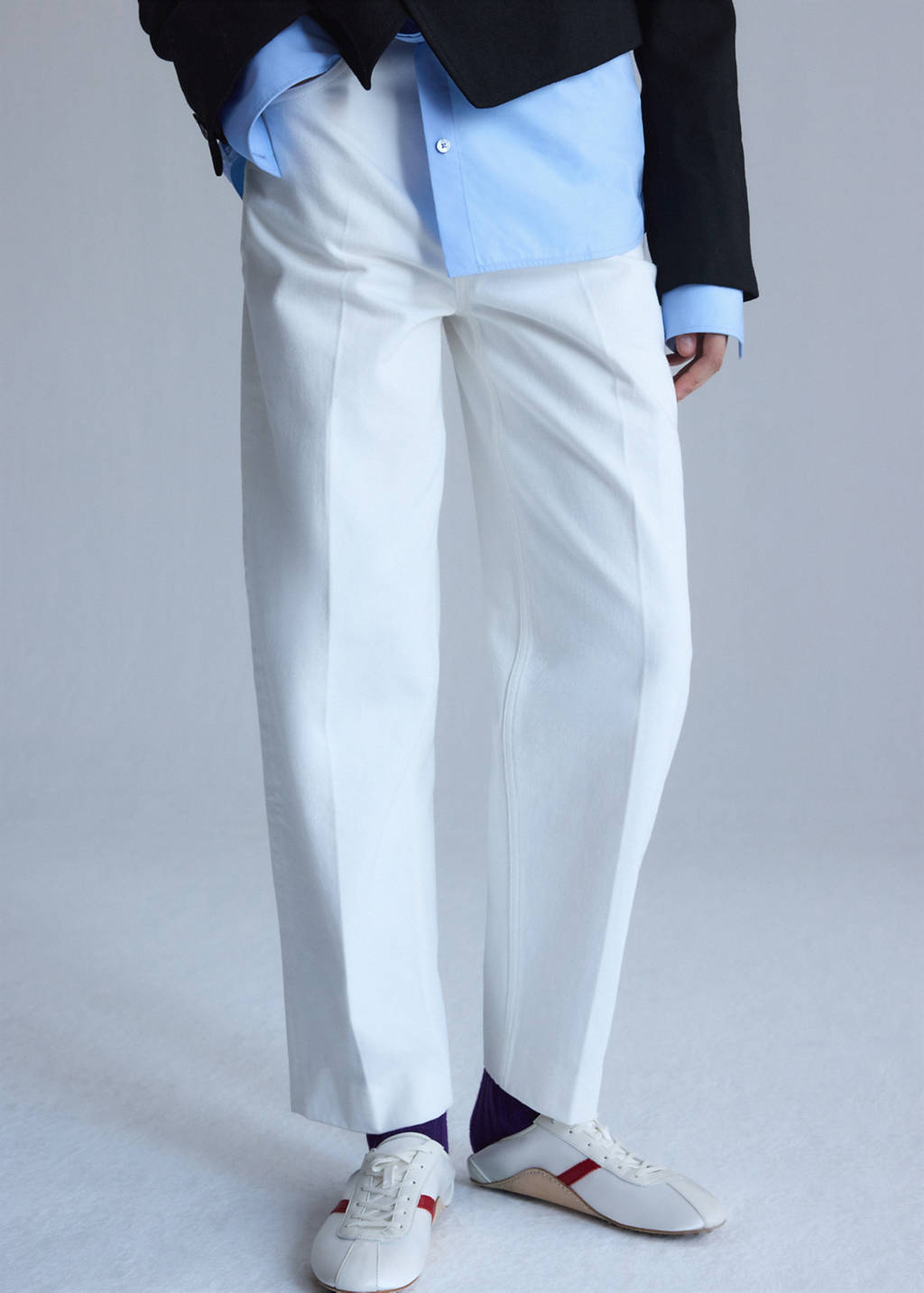 Ankle-length balloon jeans