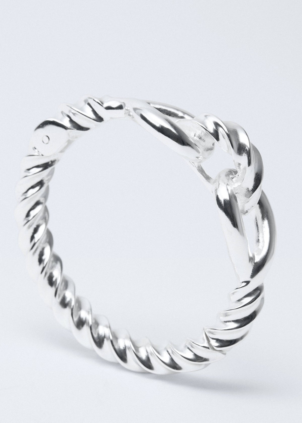Rigid knot bangle