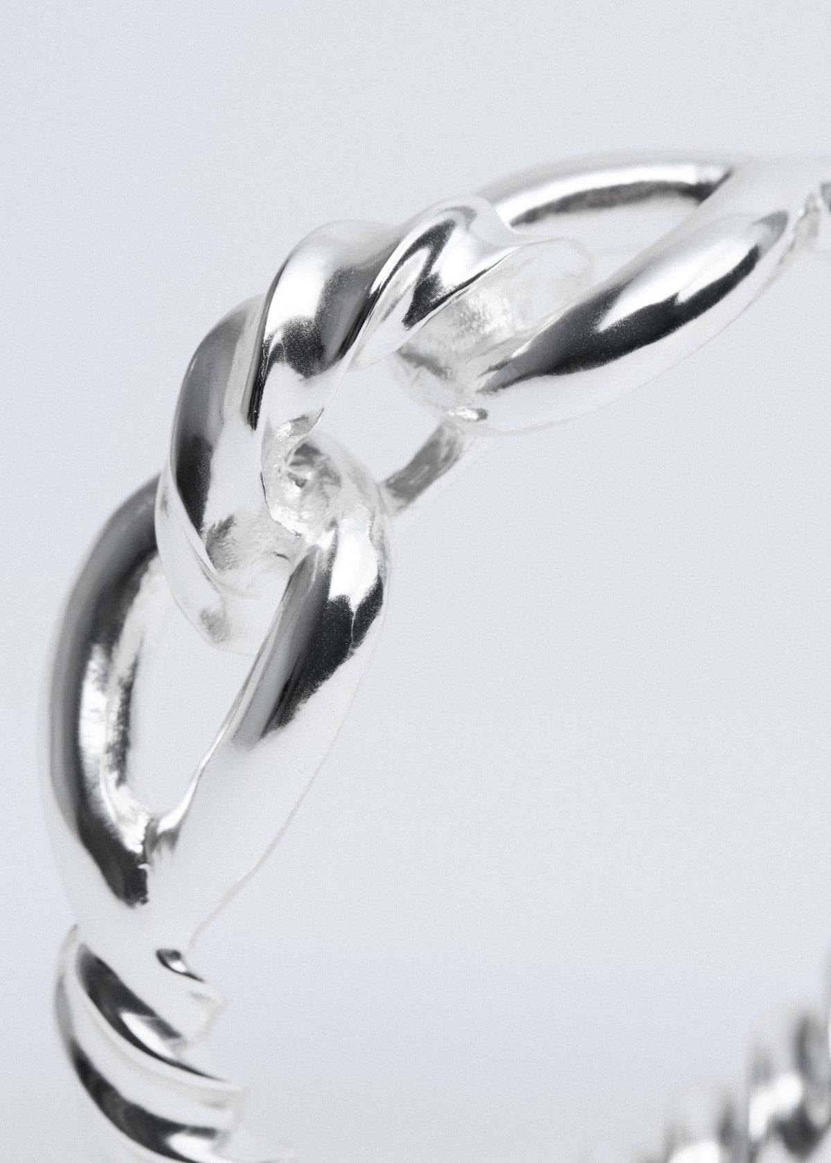 Rigid knot bangle