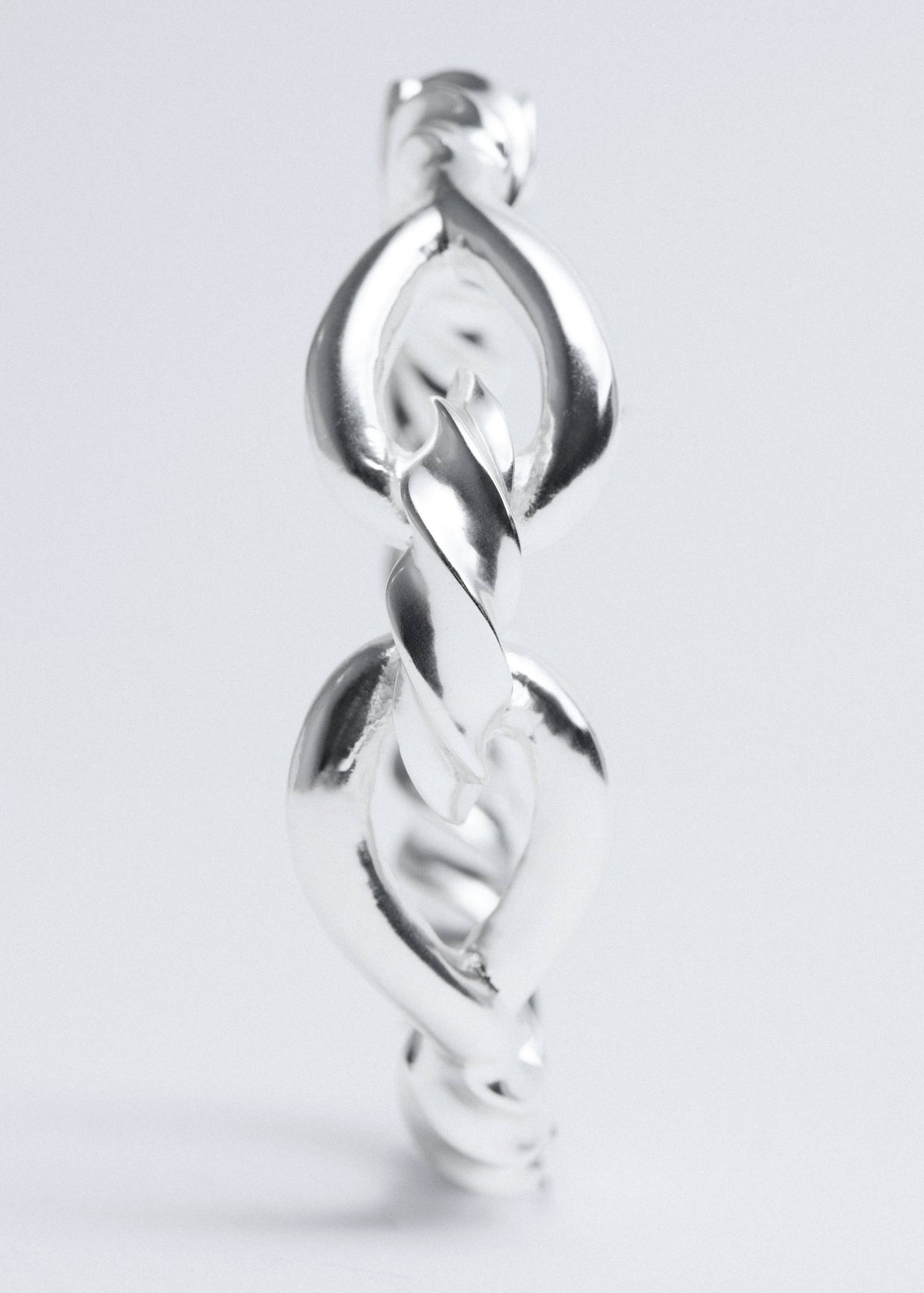 Rigid knot bangle