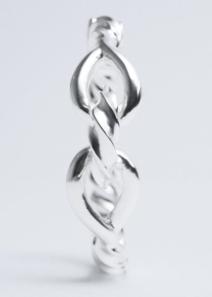 Rigid knot bangle