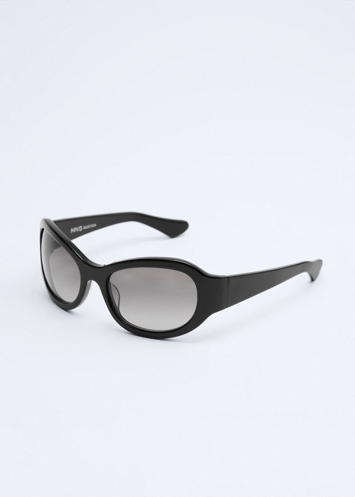 Oval-frame sunglasses