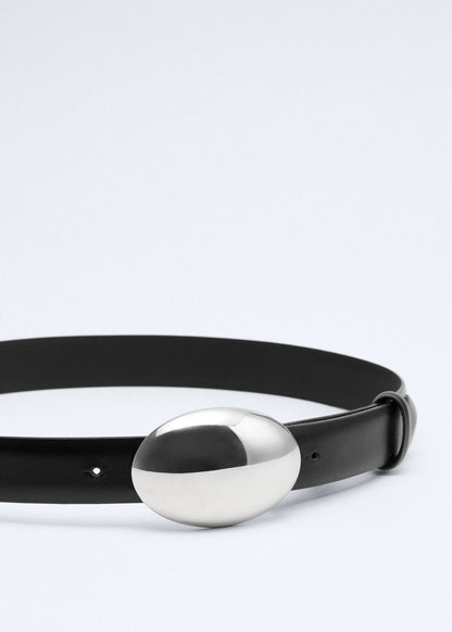 Oval buckle belt