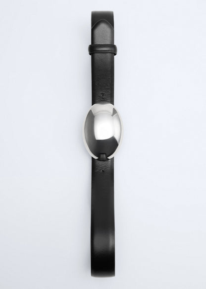 Oval buckle belt