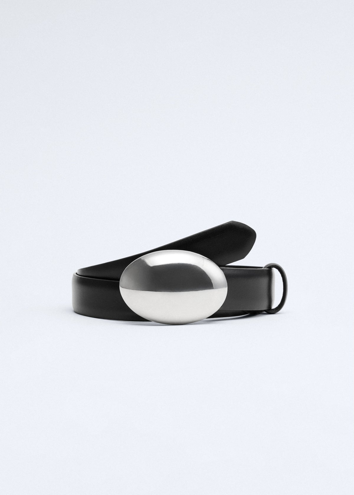Oval buckle belt
