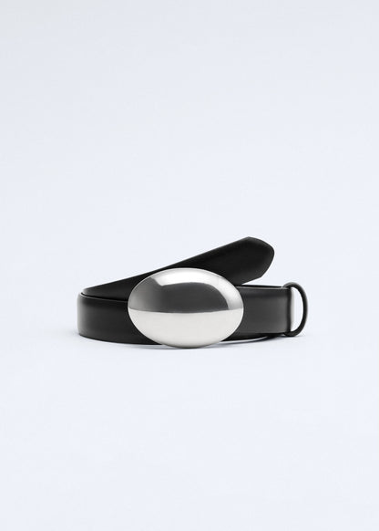 Oval buckle belt