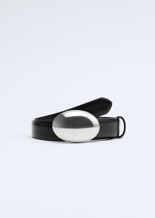 Oval buckle belt