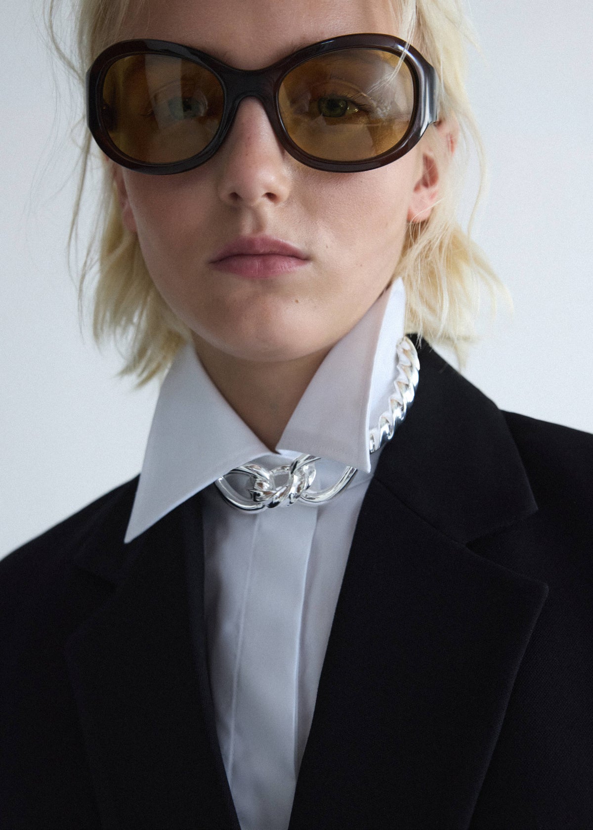 Knot choker necklace