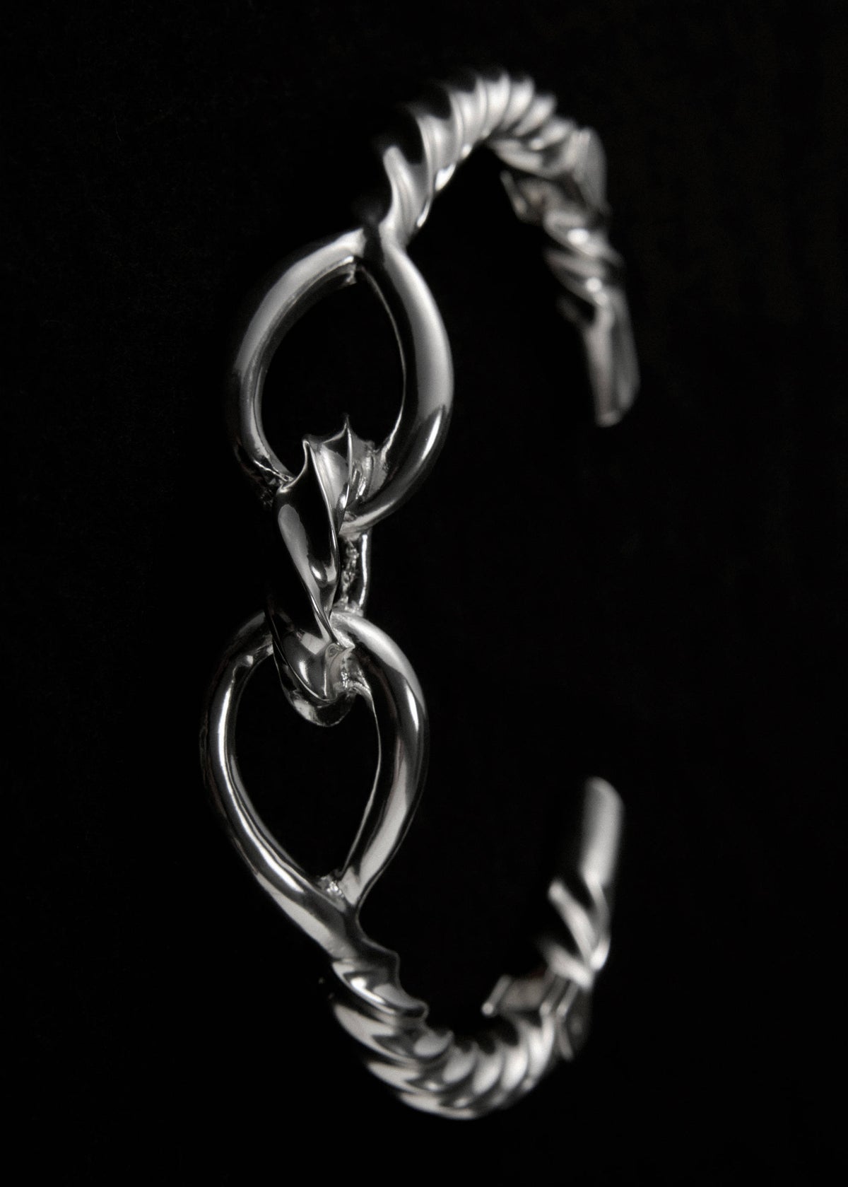 Knot choker necklace