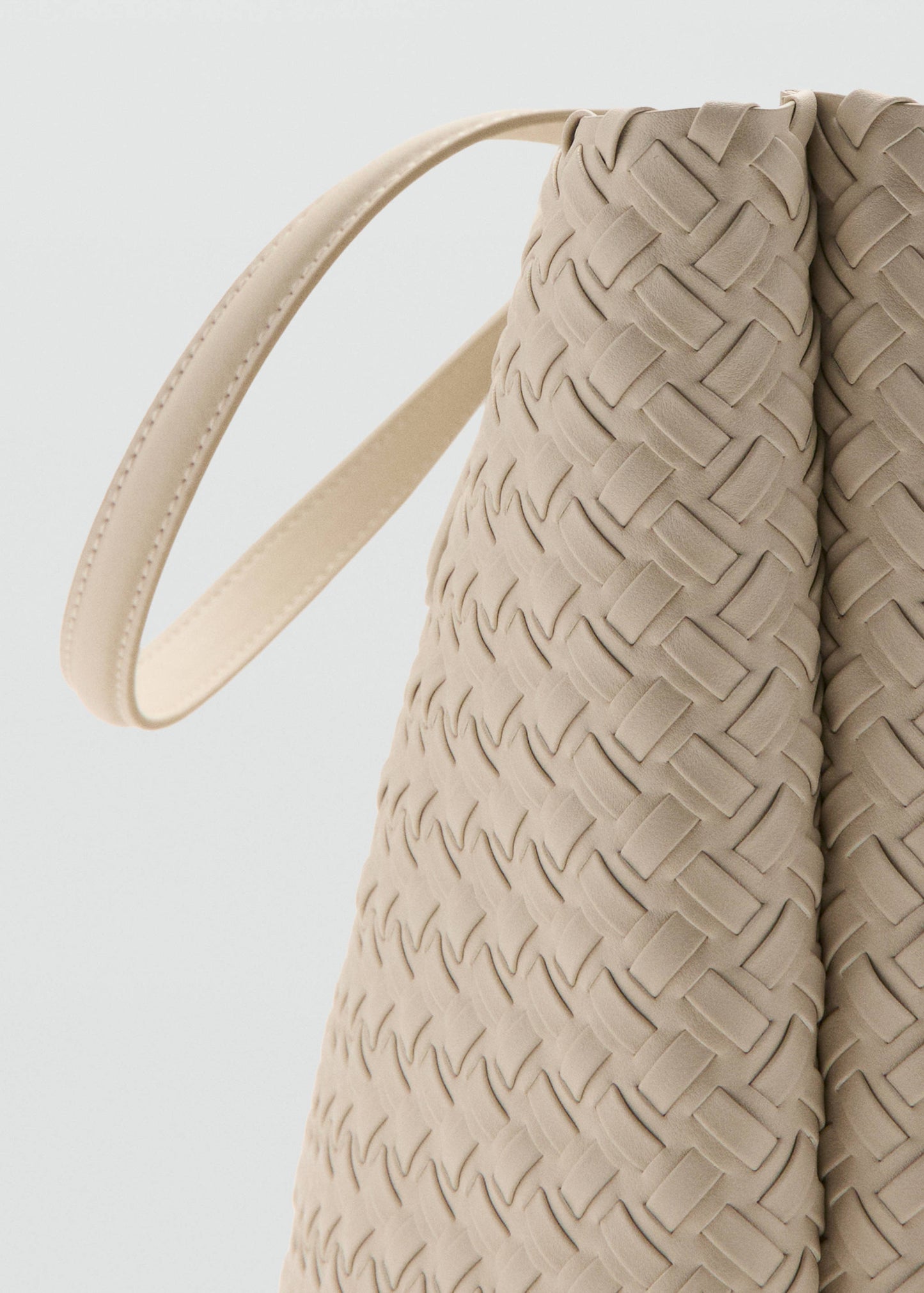 Braided tote bag