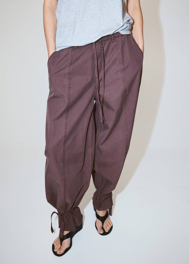 Baggy trousers with ties