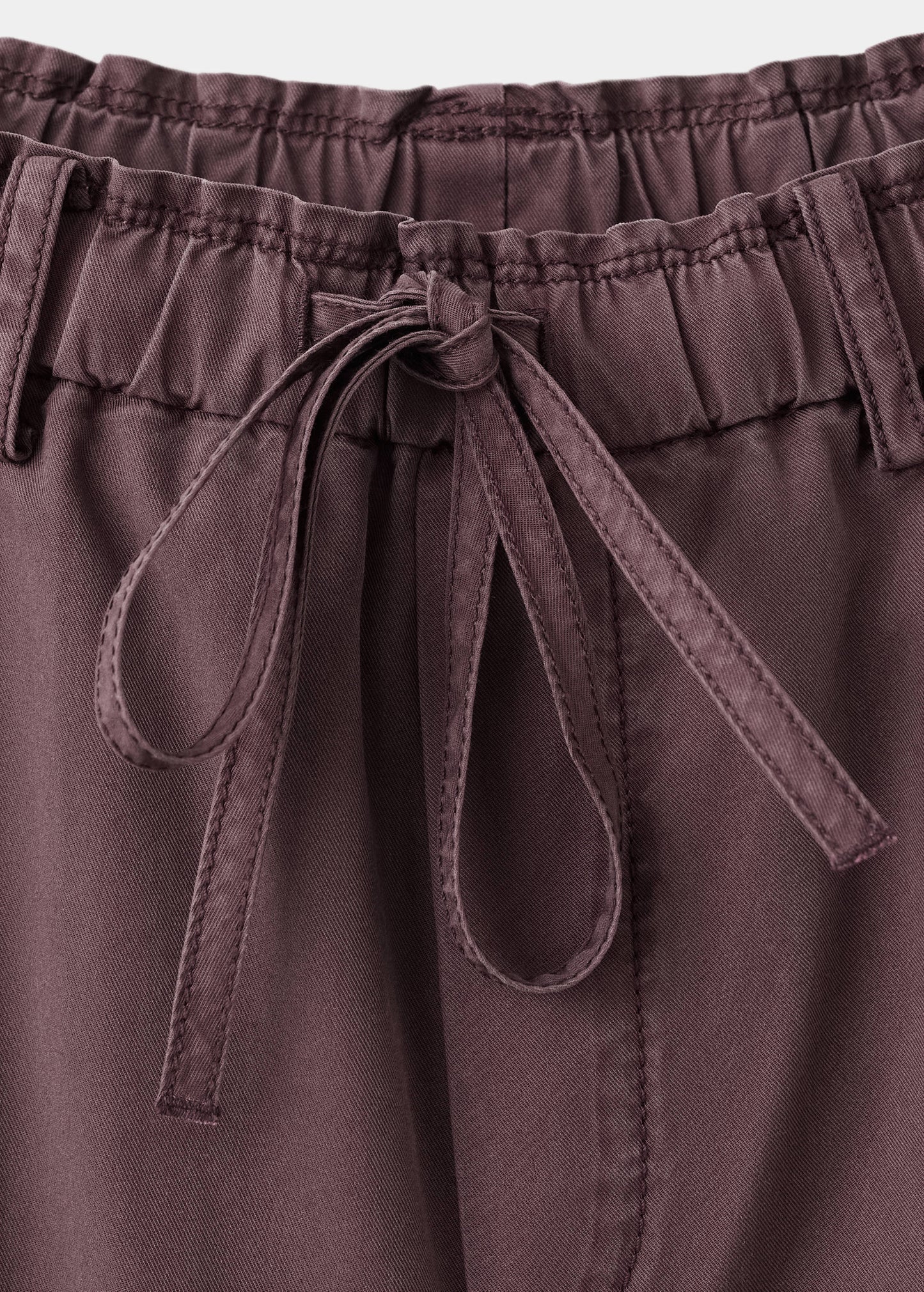 Baggy trousers with ties