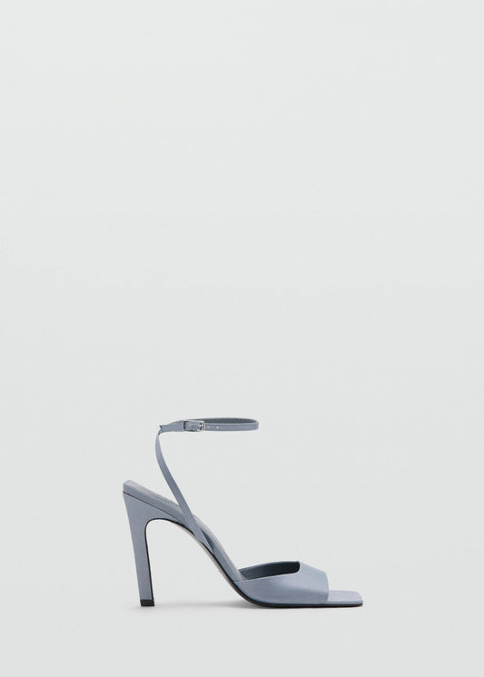 Heel leather sandals