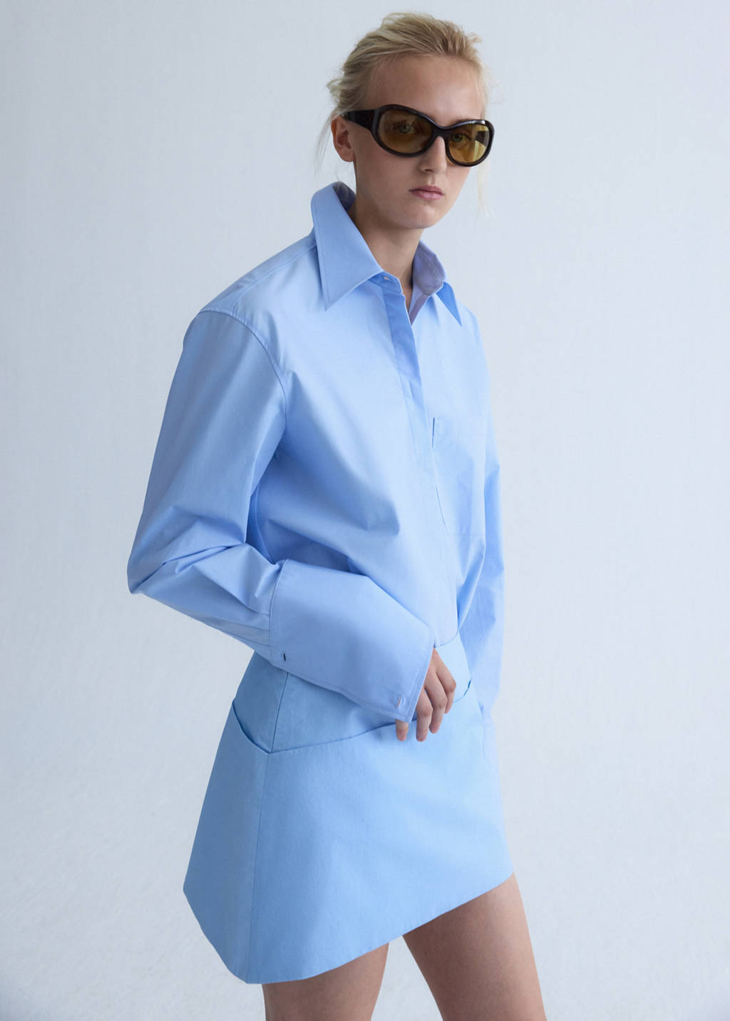 Poplin skirt with asymmetrical hem