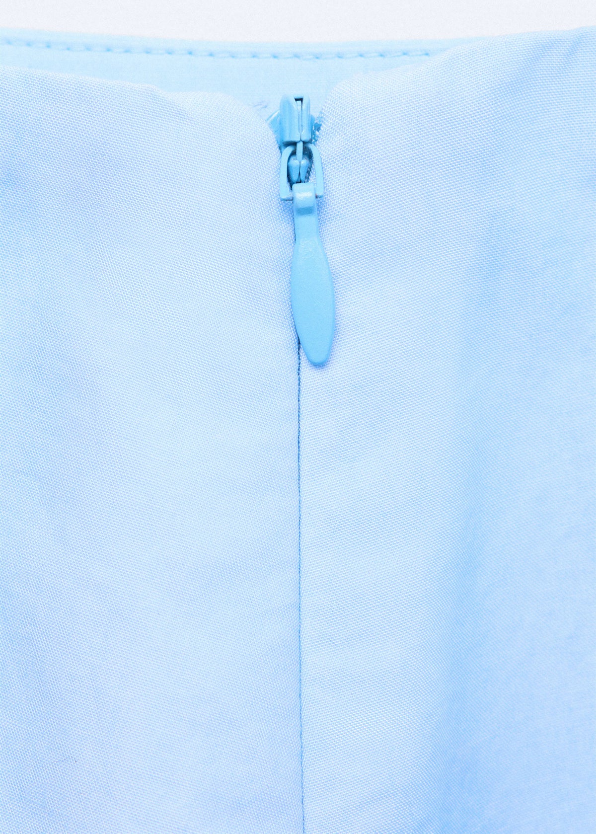 Poplin skirt with asymmetrical hem