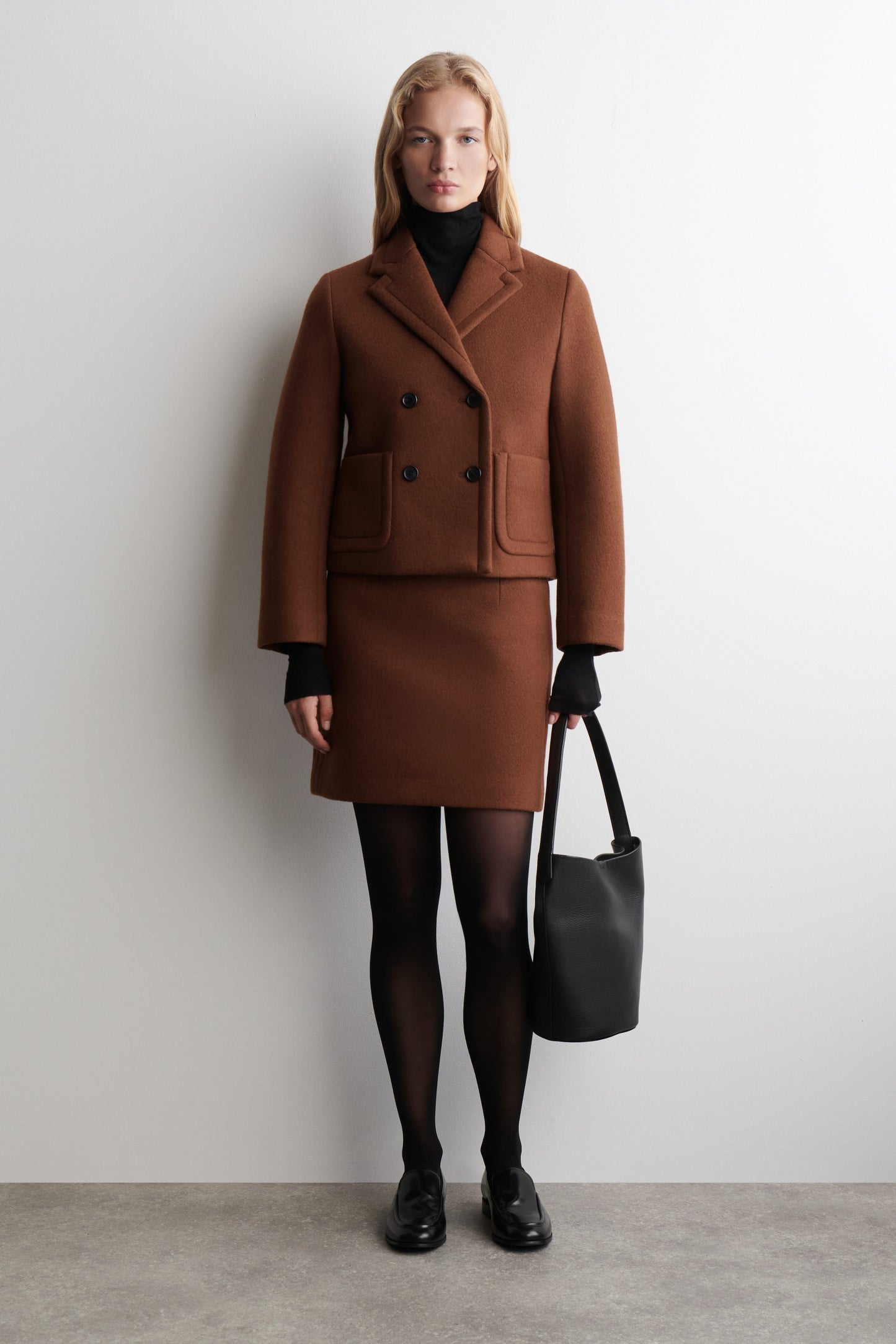 Cropped double-breasted wool blazer