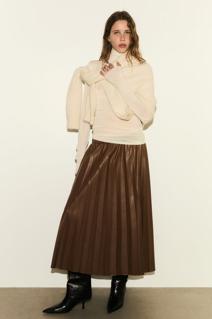 Coated plissé skirt