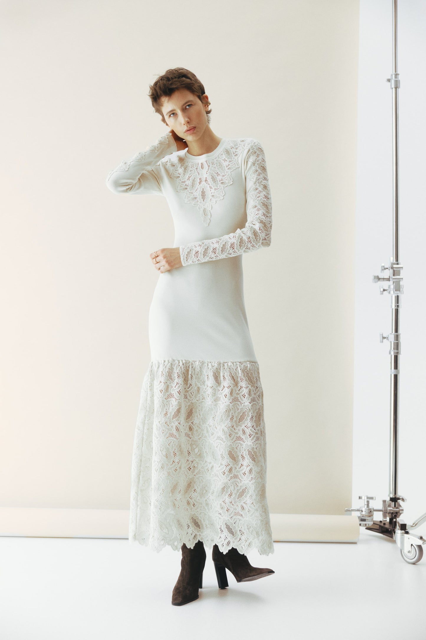 Ribbed lace-detail dress