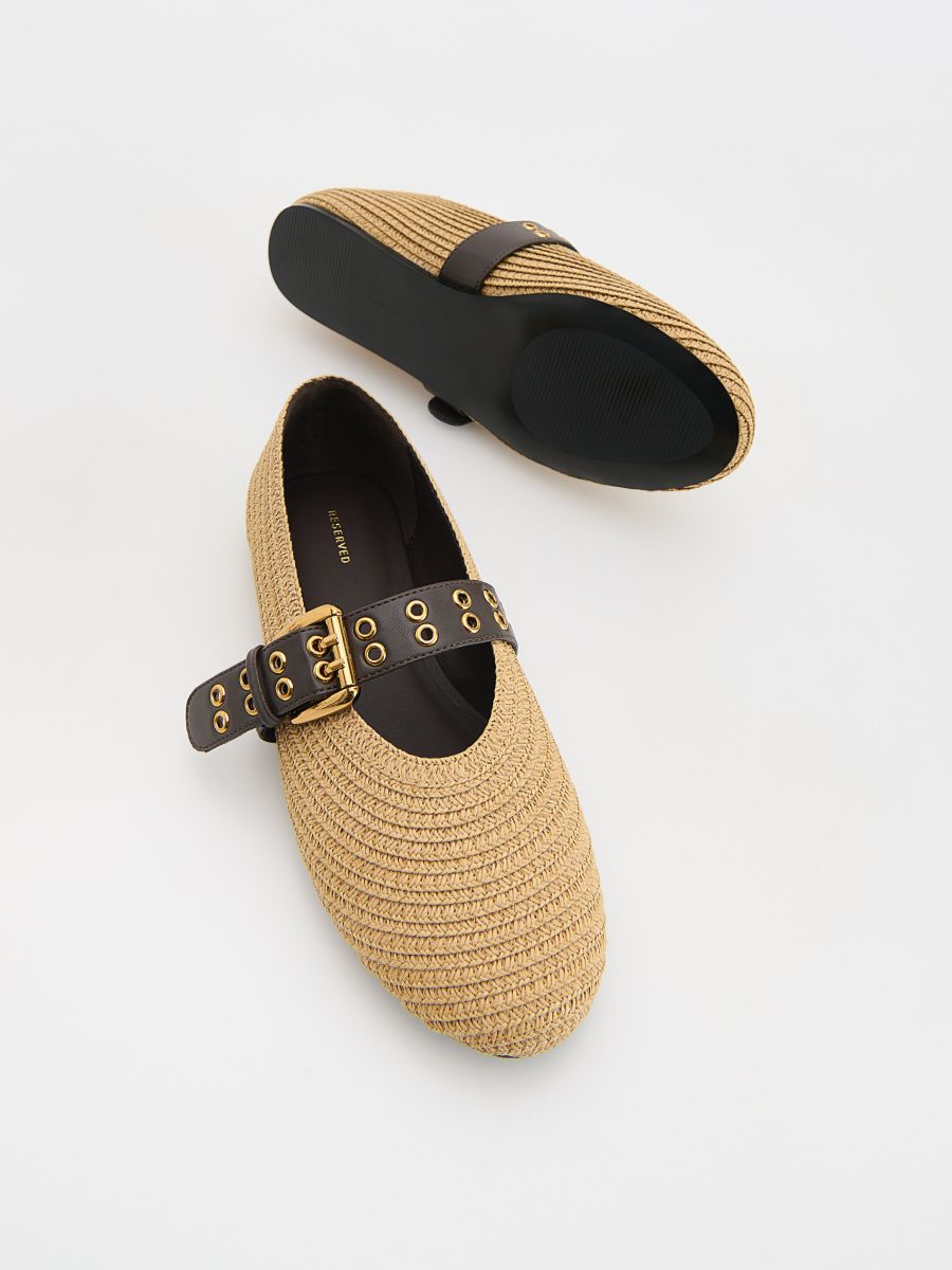 Woven ballet flats with a strap