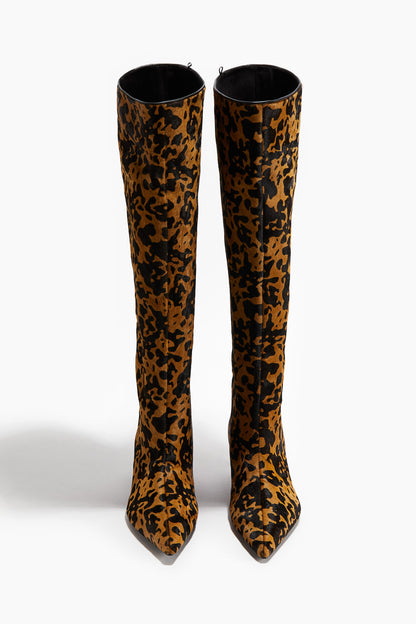 Kitten-heeled leather boots