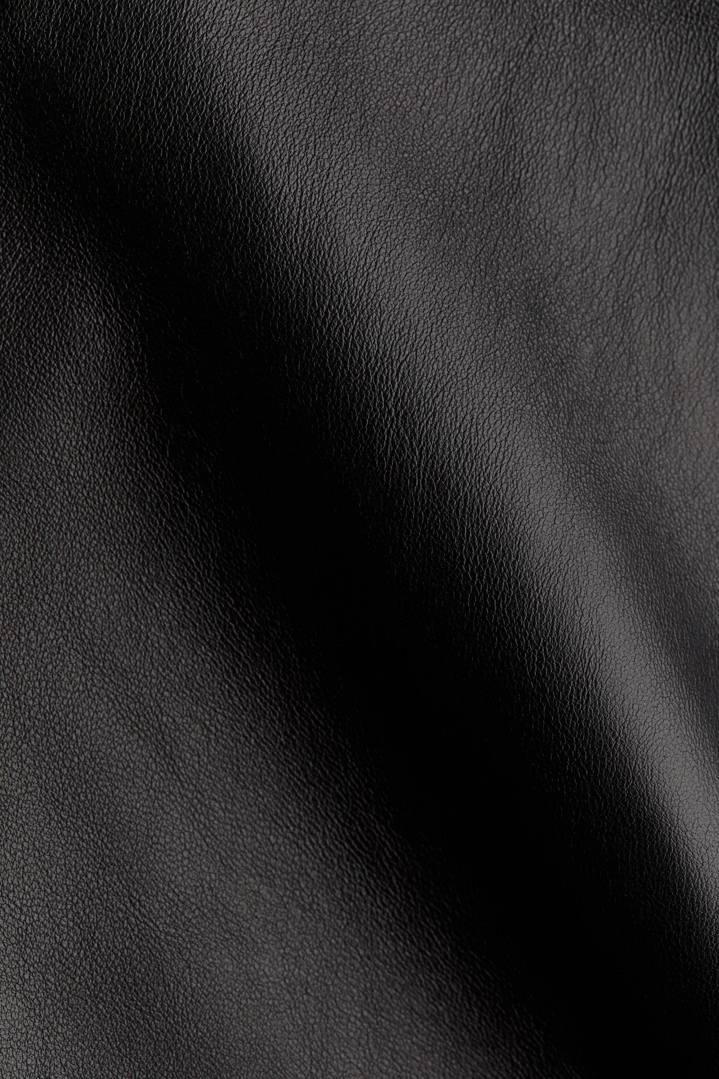 Short leather jacket