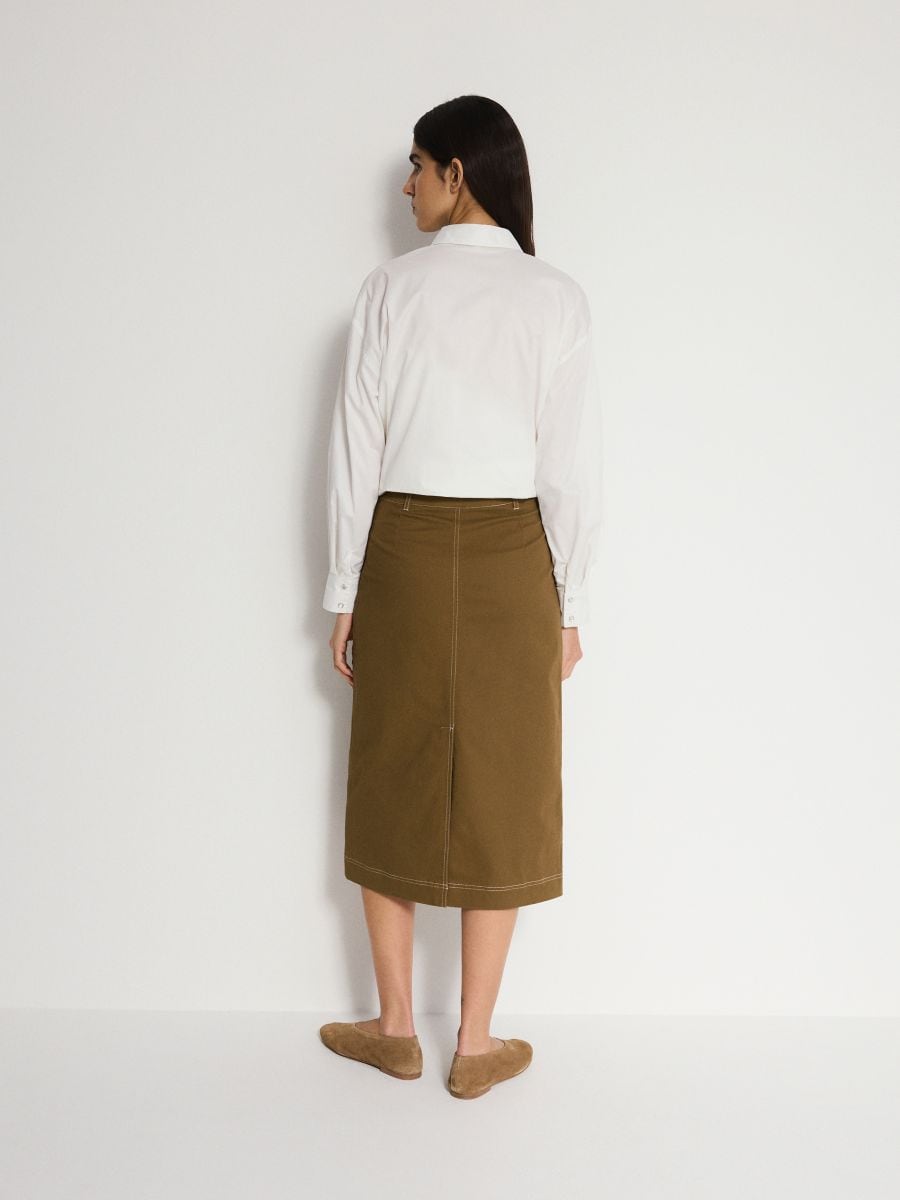 Skirt with pockets