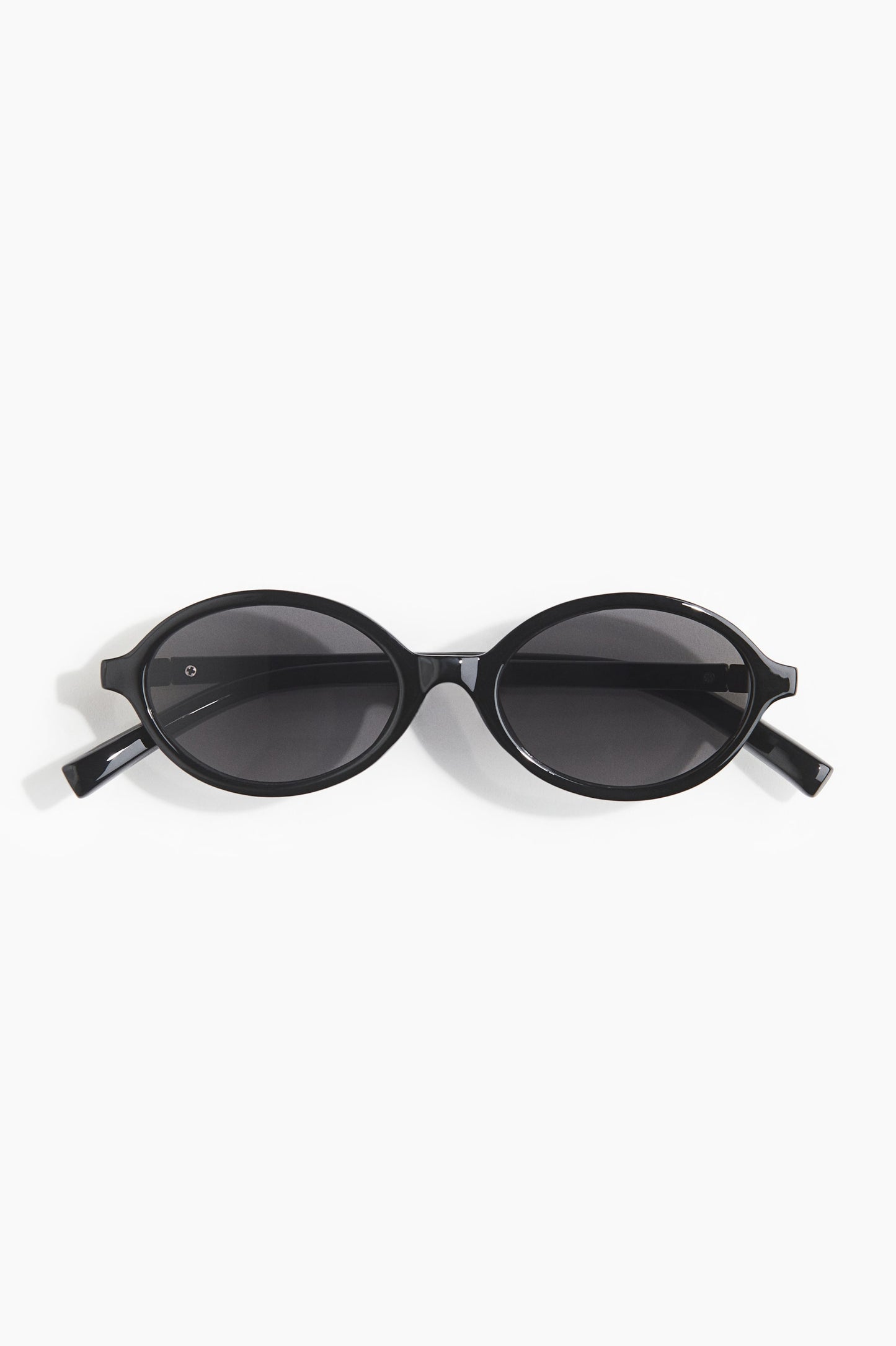 Oval sunglasses
