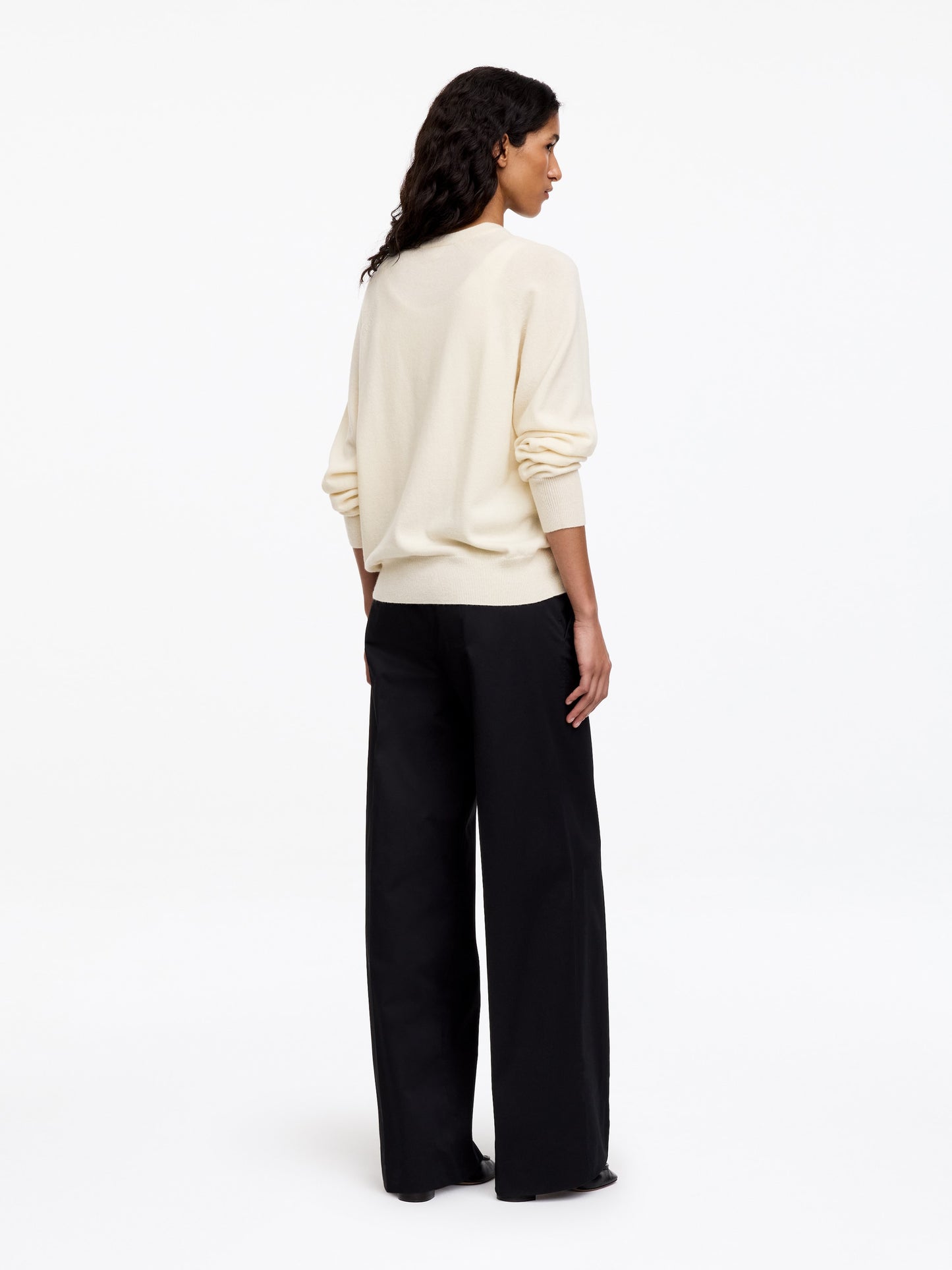 Relaxed Cashmere V-Neck Jumper
